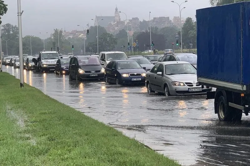 Deszcz nawalny: jak oczyszcza miasta i jak ograniczyć jego skutki?