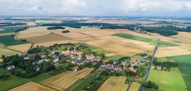 Jak powstawały wsie w Polsce: tajemnice osadnictwa i wiejskiego życia