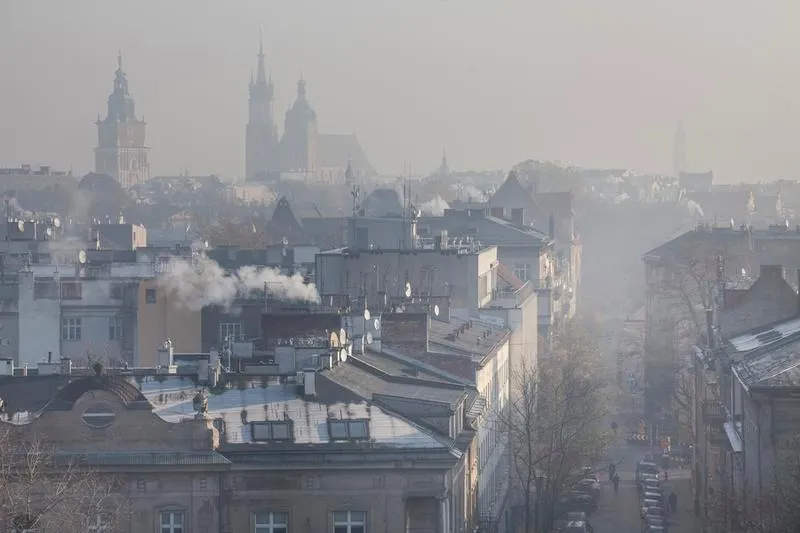 Smog: jak powstaje i dlaczego zimą Polska dusi się od zanieczyszczeń?